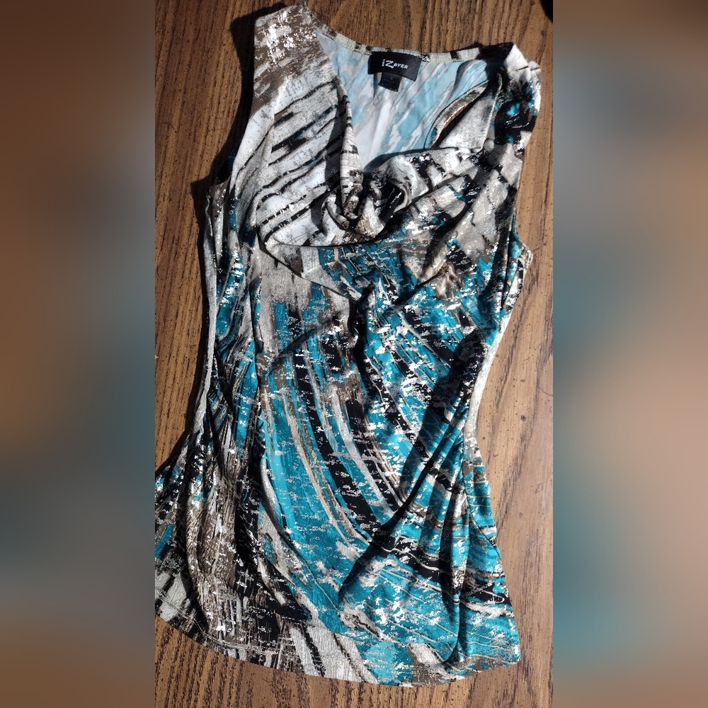 Sleeveless Cowl Necked Blouse W/Metallic Abstract Pattern - Picture 9 of 9